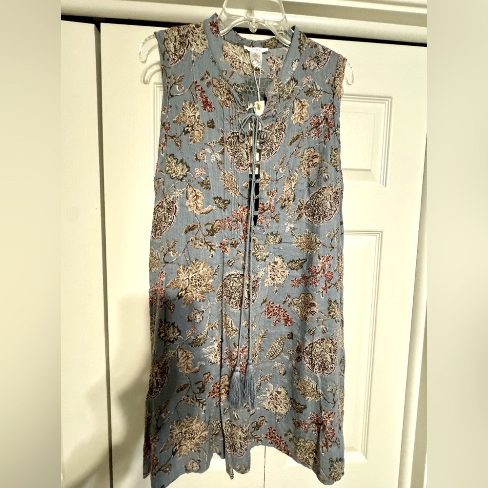 Cute dress with tassel ties
